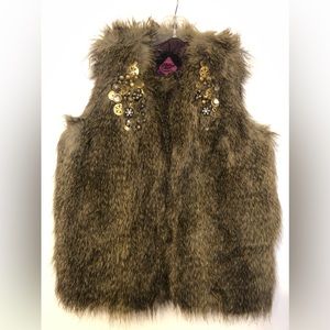 🛍️Gorgeous vest! I wore few times. Excellent condition. Smoke free home.